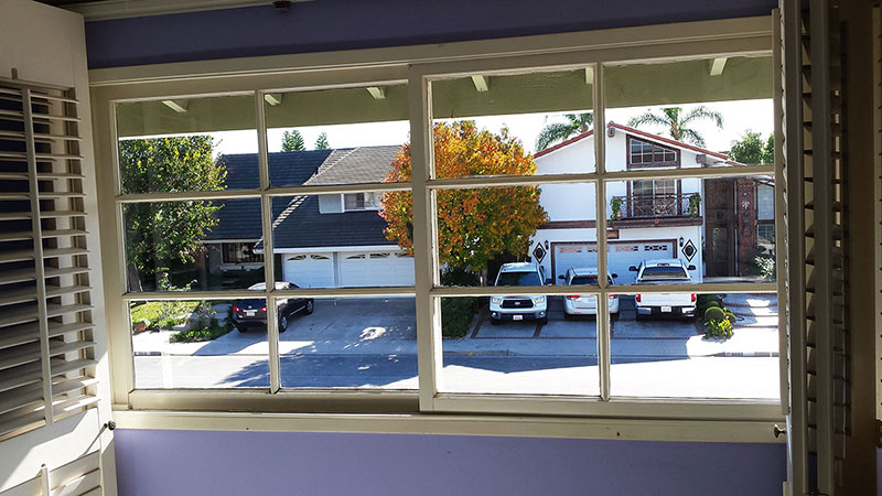 Picture of window after window cleaning in Huntington Beach by Blue Coast Window Cleaning Service.