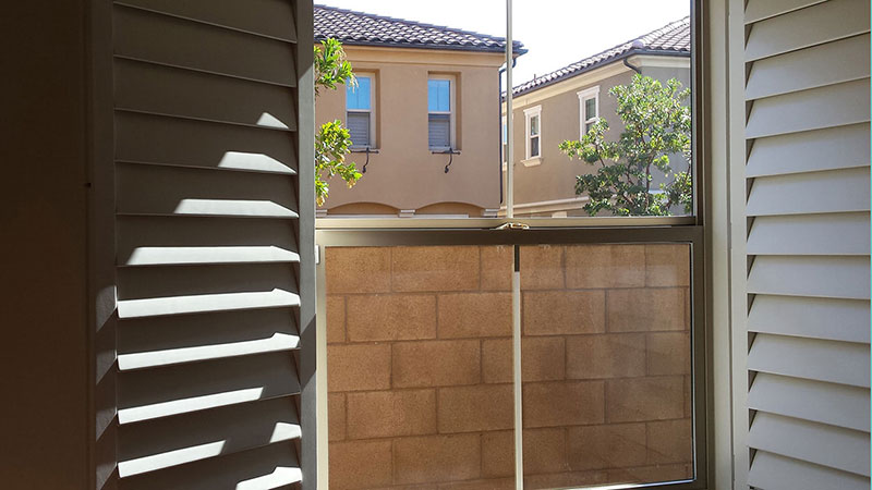 Picture of window after window cleaning in Irvine by Blue Coast Window Cleaning Service.